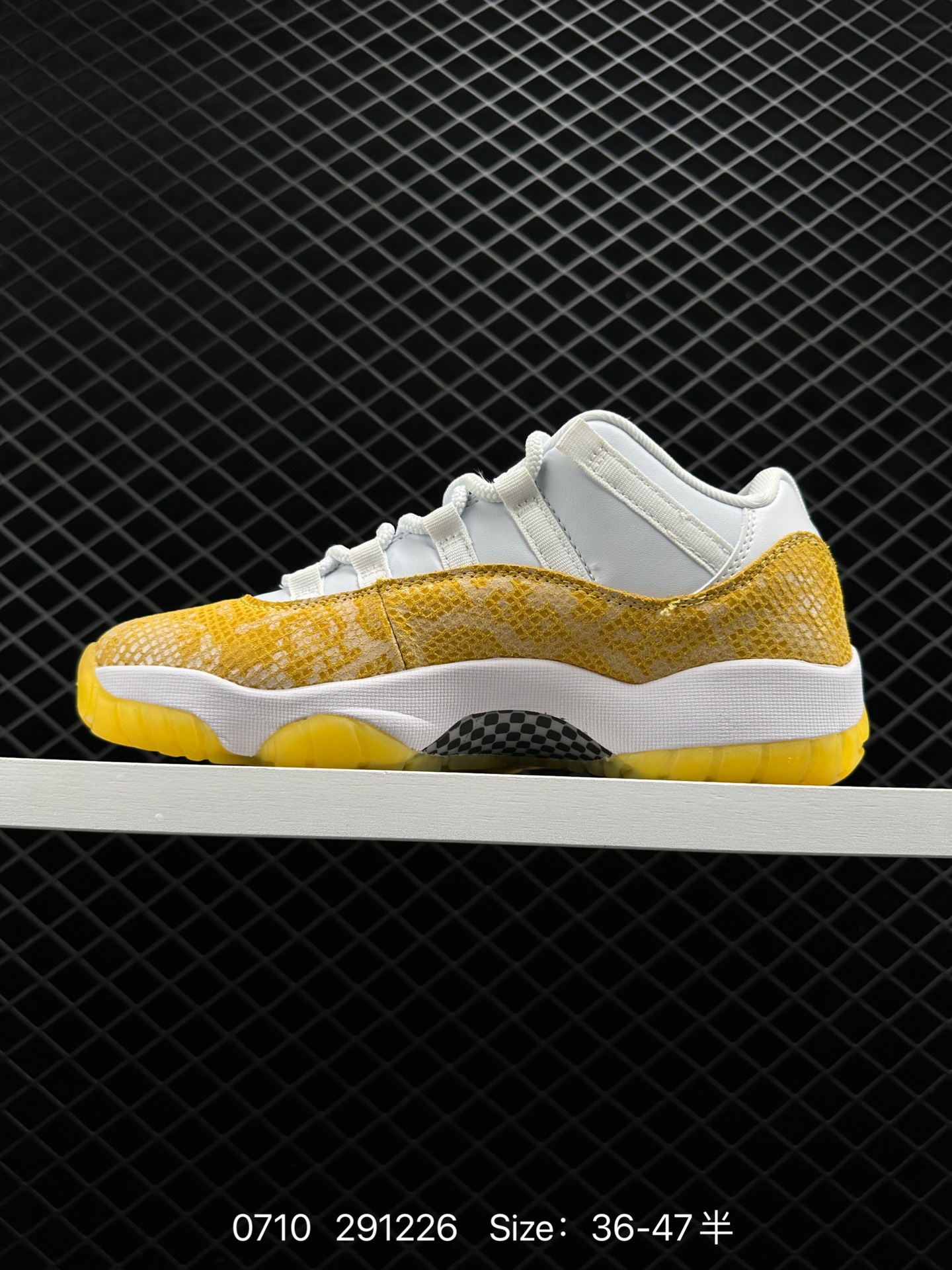 Air Jordan 11 Retro Low